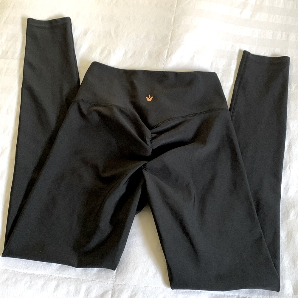 Black leggings